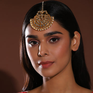 Oversized Kundan Maang Tikka