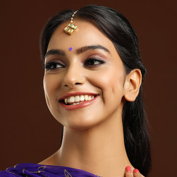 Square Kundan Maang Tikka
