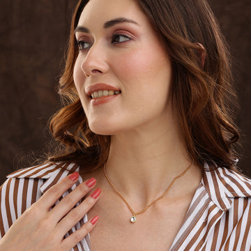 Minimalist Kundan Gold Necklace by Ruby Raang