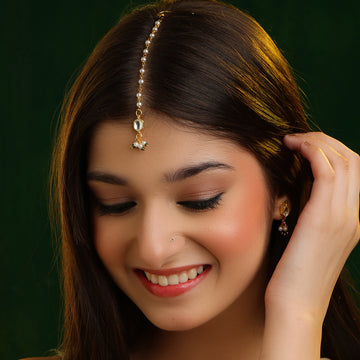 Hari Moti Kundan Pearl Maang Tikka & Stud Earrings Set