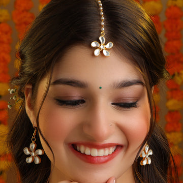 Safed Phool Mirror Kundan Flower Tikka & Earring Set (loops)