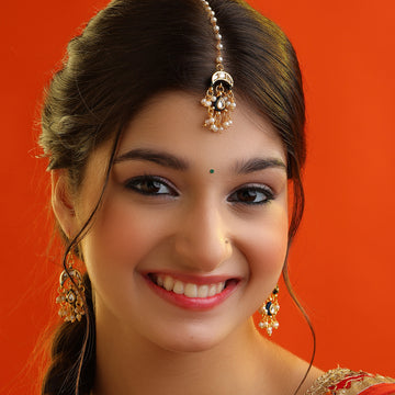 Neelam Chand Tikka & Earring Set
