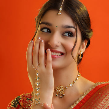 Kundan Sangam Complete Set – Tikka, Pendant Necklace, Haath Phool & Earrings