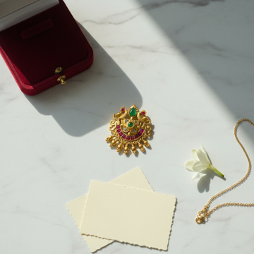 Sitara Kundan Hair Pin — Ruby & Emerald