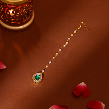 Tear Drop Green Kundan Maang Tikka