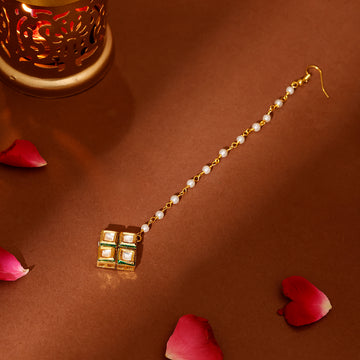 Square Kundan Maang Tikka