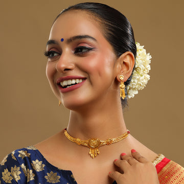 Golden Choker with Earrings
