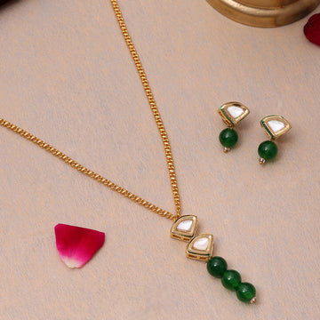Kundan and Green Stone Necklace with Studs