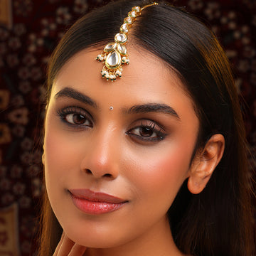 Ruby Raang Roshni Maang Tikka