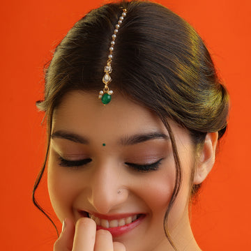 Hara Tikka Green Kundan Stone Maang Tikka