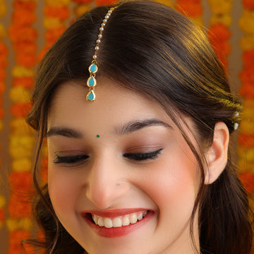 Sabz Tikka Blue Kundan Pearl Drop Maang Tikka
