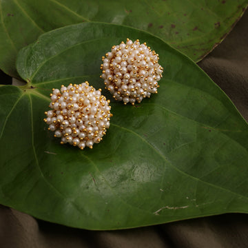 Round Pearl Studs