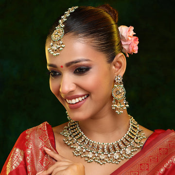 Kundan Collar Necklace with Earrings & Maang Tikka