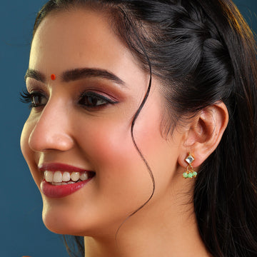 Titli Nilofer Kundan Stud Earrings