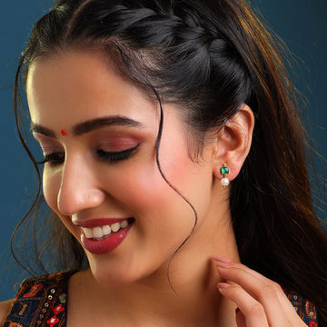 Titli Nazaakat Kundan Stud Earrings