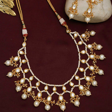 Kundan Choker with Earrings