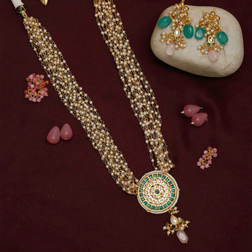 Kundan Choker with Earrings