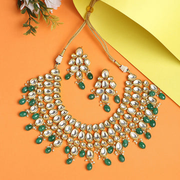 Kundan Neckpiece with Earrings