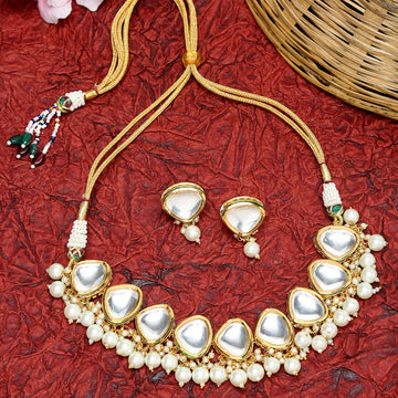 Kundan Choker with Studs