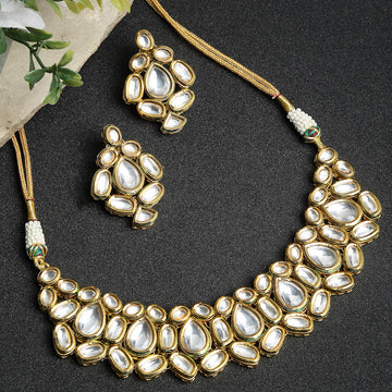 Kundan Choker with Earrings