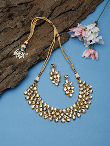 Kundan Neckpiece with Earrings