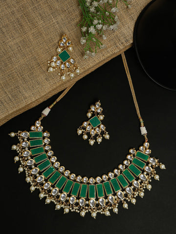 Kundan Neckpiece with Earrings