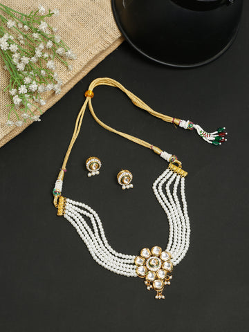 Kundan Choker in Pearls with Earrings